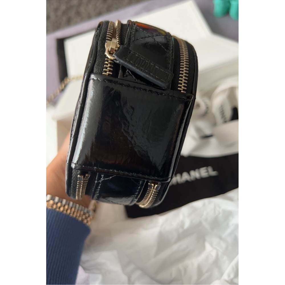 Chanel Evening Bag Black Patent Leather
CC Logo, - Picture 7 of 10